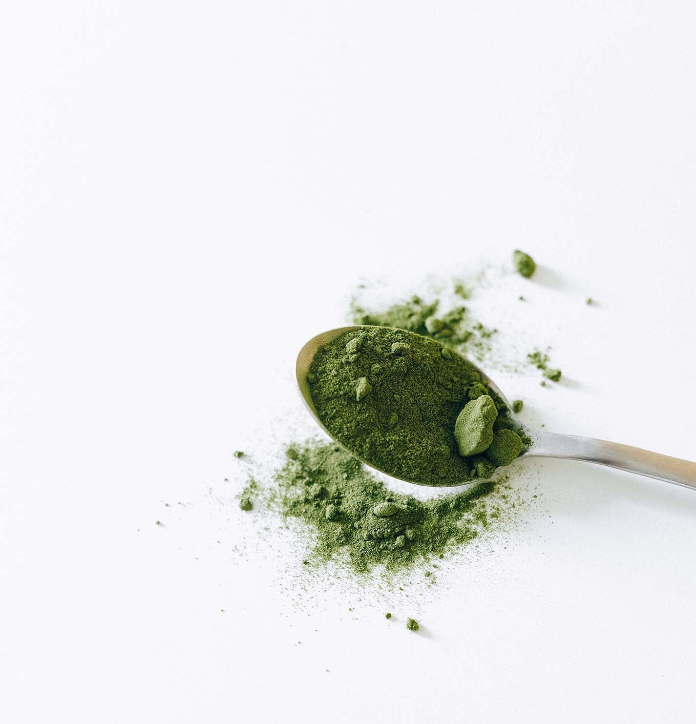 Greens Powder for Weight Management: Can It Help Shed Those Extra Kilos?